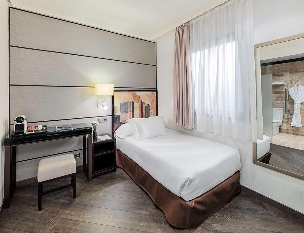 H10 Universitat (Adults Only) Barcelona Exterior photo