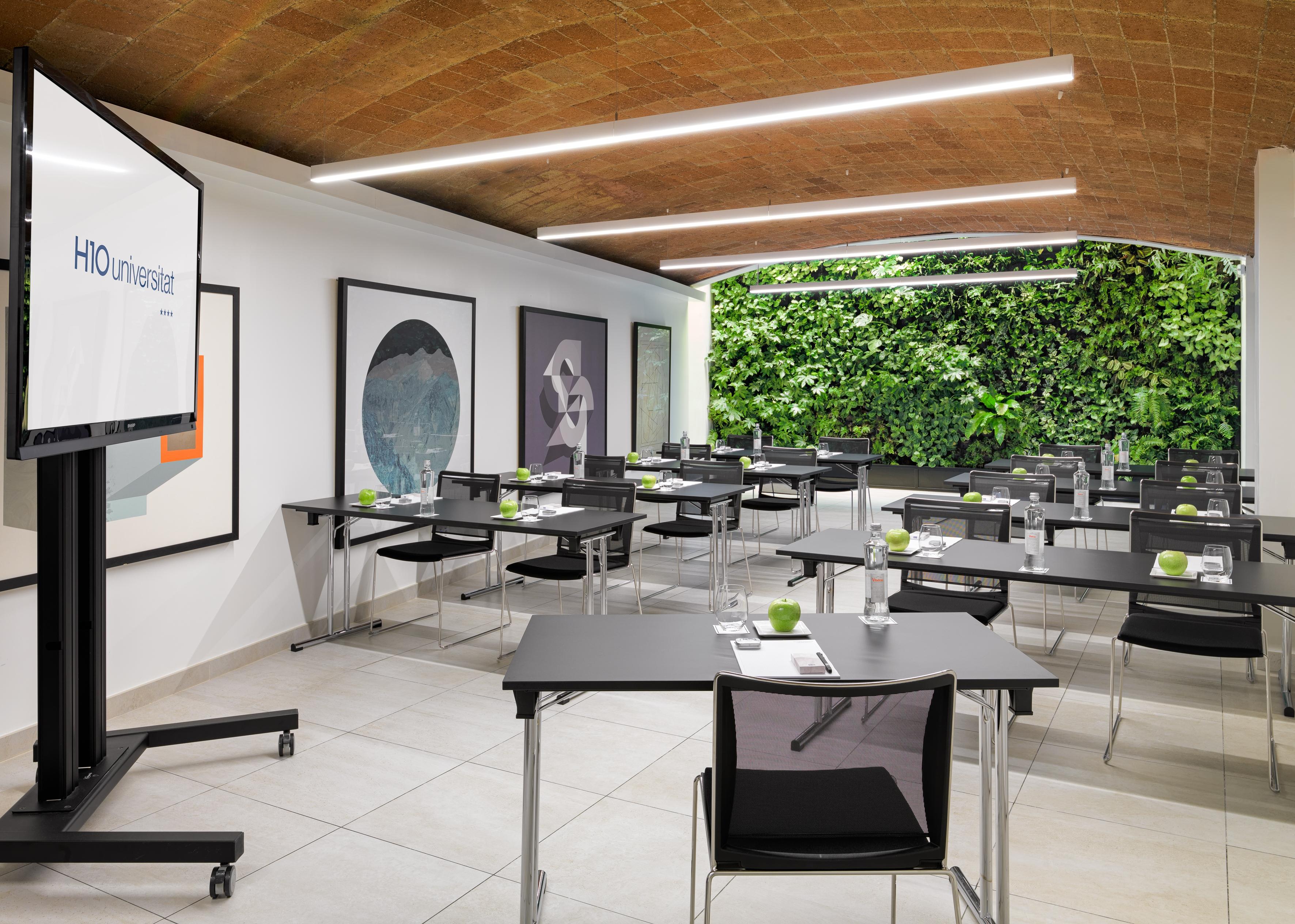 H10 Universitat (Adults Only) Barcelona Exterior photo