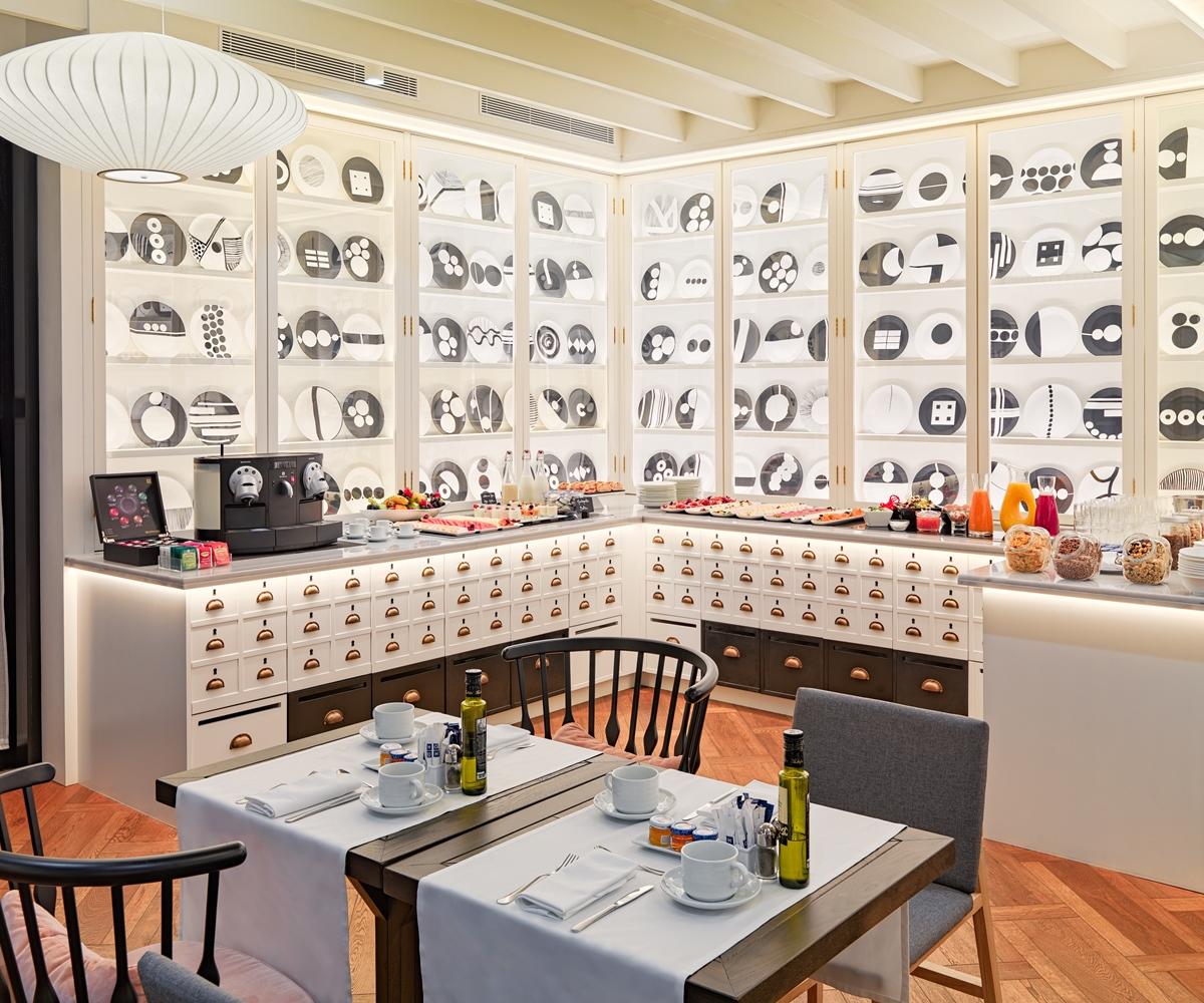 H10 Universitat (Adults Only) Barcelona Exterior photo