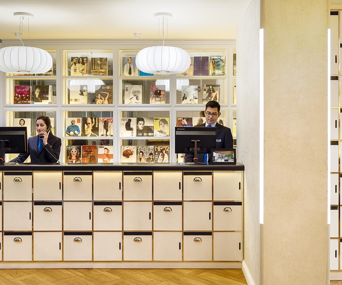 H10 Universitat (Adults Only) Barcelona Exterior photo