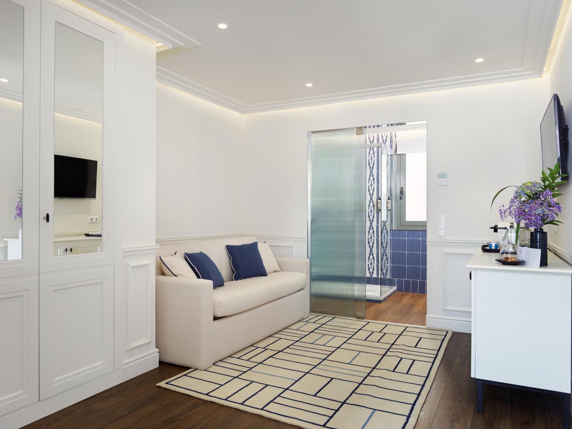 H10 Universitat (Adults Only) Barcelona Exterior photo