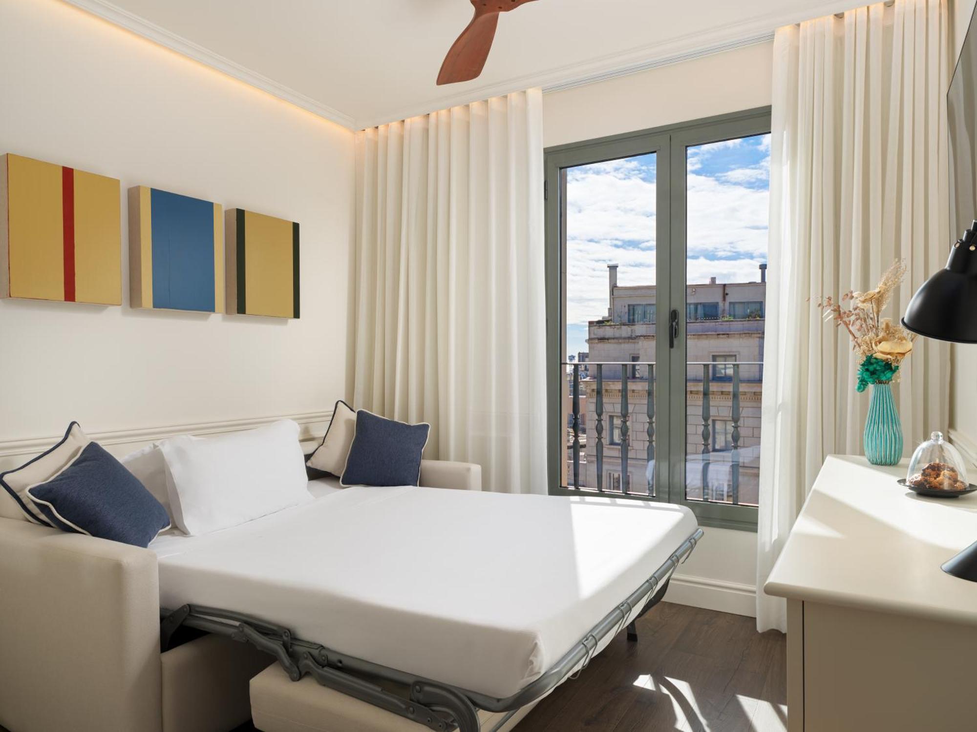 H10 Universitat (Adults Only) Barcelona Exterior photo