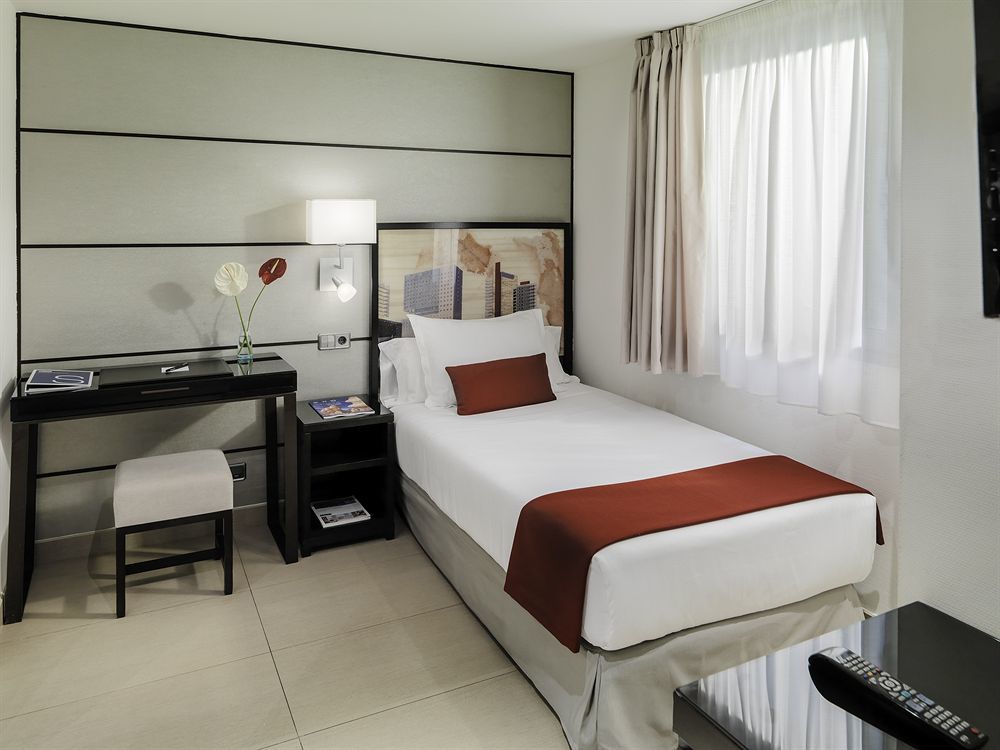 H10 Universitat (Adults Only) Barcelona Exterior photo